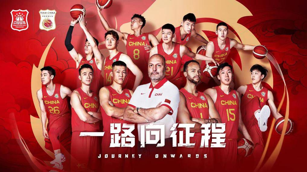 当五星红旗升起、警察们纷纷换上;香港警察的新帽徽，这一刻香港街头尽是因激动哭红的眼、涨红的脸，这一夜注定无人入眠